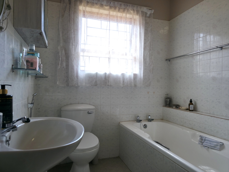3 Bedroom Property for Sale in Wavecrest Eastern Cape